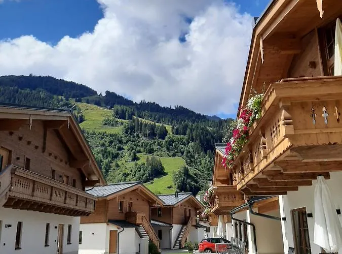 Hochalmbahnen Chalets 11W2, Laerche, Nahe Gondel, Hunde Willkommen 劳里斯